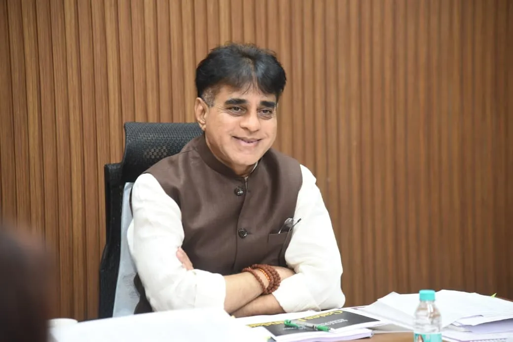 આદિવાસી વિસ્તારોમાં આરોગ્ય સુવિધા મજબૂત બનાવવા આરોગ્ય રાજ્ય મંત્રી પ્રફુલભાઈ પાનશેરીયાની અધ્યક્ષતામાં ગાંધીનગરમાં મહત્વની બેઠક 2 gujarat tribal health meeting prafull pansheriya gandhinagar.png