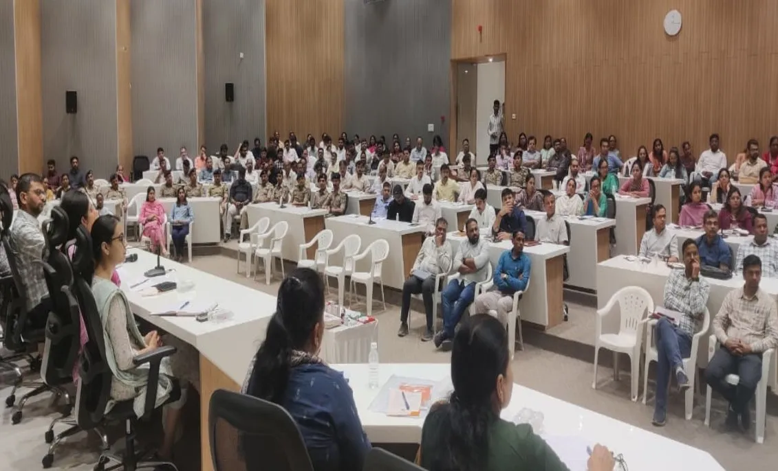 વડોદરામાં ‘કુપોષણ મુક્ત ગુજરાત અભિયાન’ અંતર્ગત અધિકારીઓ માટે વિશેષ તાલીમ શિબિર, કુપોષિત બાળકોને સુપોષિત બનાવવા માર્ગદર્શન 2 Vadodara Malnutrition Free Gujarat Campaign Training 1.jpeg