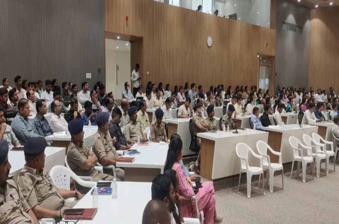 વડોદરામાં ‘કુપોષણ મુક્ત ગુજરાત અભિયાન’ અંતર્ગત અધિકારીઓ માટે વિશેષ તાલીમ શિબિર, કુપોષિત બાળકોને સુપોષિત બનાવવા માર્ગદર્શન 4 Vadodara Malnutrition Free Gujarat Campaign Training 3.jpeg