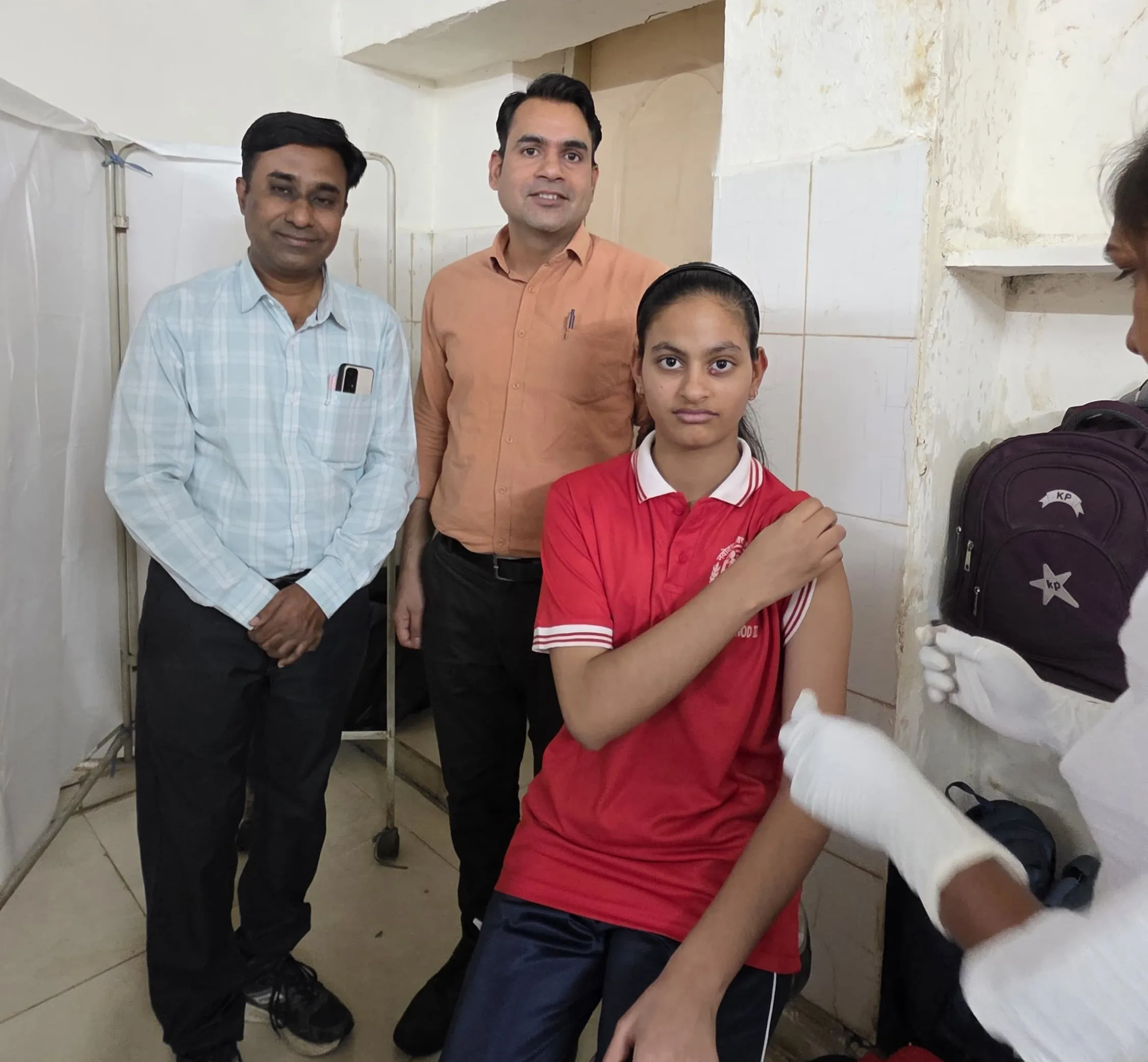 લીમખેડા સામૂહિક આરોગ્ય કેન્દ્ર ખાતે HPV રસીકરણ કાર્યક્રમનો પ્રારંભ, ૧૪ વર્ષની ૨૭ બાળિકાઓને રસી અપાઈ 2 limkheda hpv vaccination program dahod 1.png