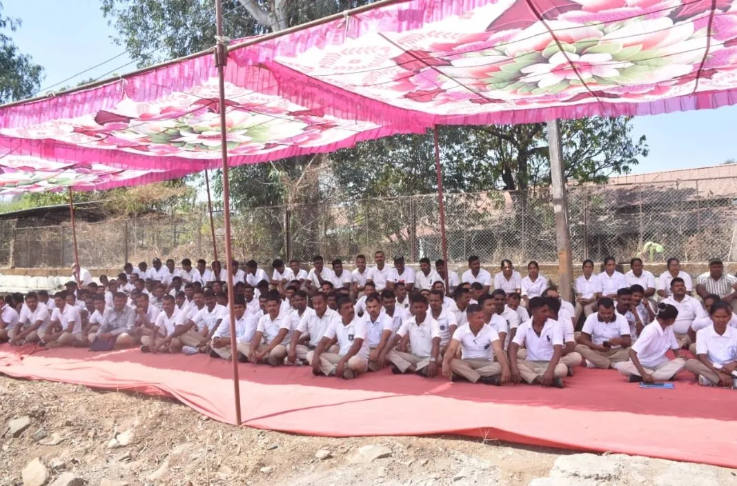 આહવામાં ઓપરેશન અભ્યાસ અંતર્ગત સિવિલ ડિફેન્સ મોકડ્રીલ, આપત્તિ સમયે બચાવ કામગીરી અંગે નાગરિકોને તાલીમ 2 ahwa civil defence mock drill operation abhyas 2.jpeg