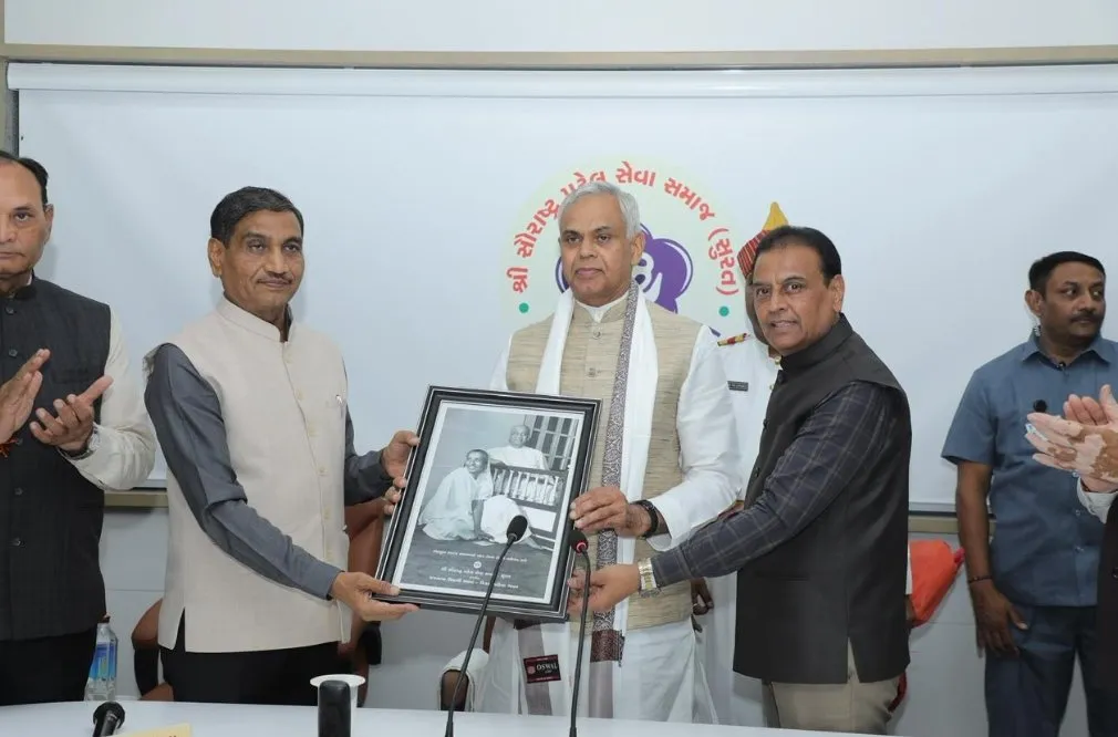 રાજ્યપાલ આચાર્ય દેવવ્રતજીએ સુરતના જમનાબા વિદ્યાર્થી ભવનની મુલાકાત લીધી, શિક્ષણ ક્ષેત્રે સંસ્થાની કામગીરીની પ્રશંસા 2 surat jamnaba vidyarthi bhavan governor visit.jpeg