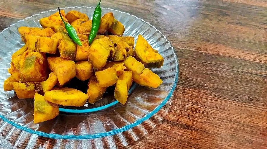 હવે ઘરે જ બનાવો બિહારી સ્ટાઈલ સરસવવાળું કેળાનું શાક, ફિશ કરી જેવો આવશે સ્વાદ 2 Raw banana sabzi