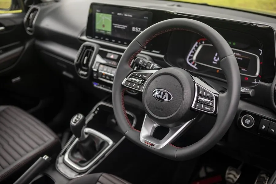 કાર ખરીદનારાઓ માટે સારા સમાચાર: Kia Sonet 2026 માં આવ્યું મોટું અપડેટ, જાણો કયા વેરિઅન્ટની કિંમતમાં થયો ફેરફાર 3 car56.jpg