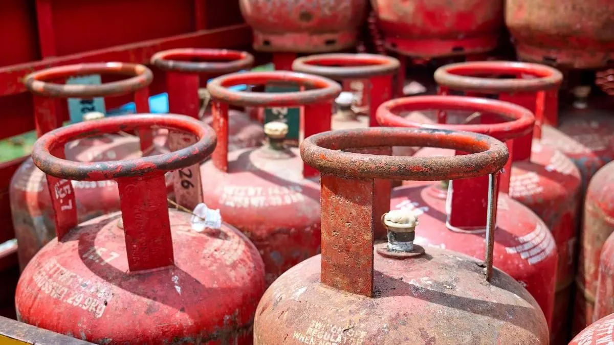 રસોડાના બજેટ પર મોટો ફટકો! 1 મે થી બદલાઈ જશે LPG ગેસના નિયમો, જાણી લો નહીં તો મુશ્કેલીમાં મુકાશો 2 PNG LPG Connection Rule India 2026 1.png
