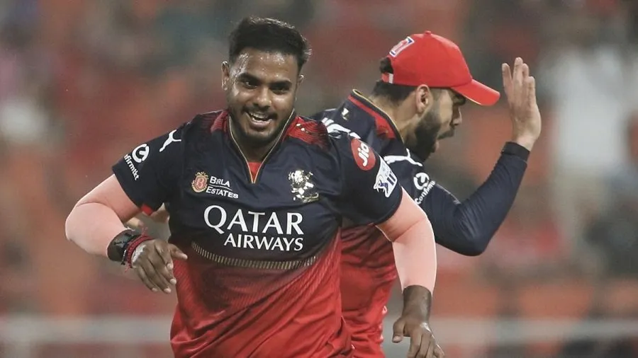 RCB ના સ્ટાર બોલર યશ દયાલે શરૂ કરી જીવનની નવી ઇનિંગ, કન્ટેન્ટ ક્રિએટર શ્વેતા પુંડીર સંગ રચાવ્યા લગ્ન 2 yash.jpg