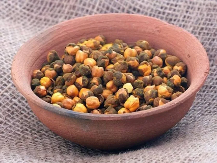 ઘરે જ બનાવો ગરમાગરમ શેકેલા ચણા, જાણો સ્ટેપ-બાય-સ્ટેપ રીત. 2 chana.jpg
