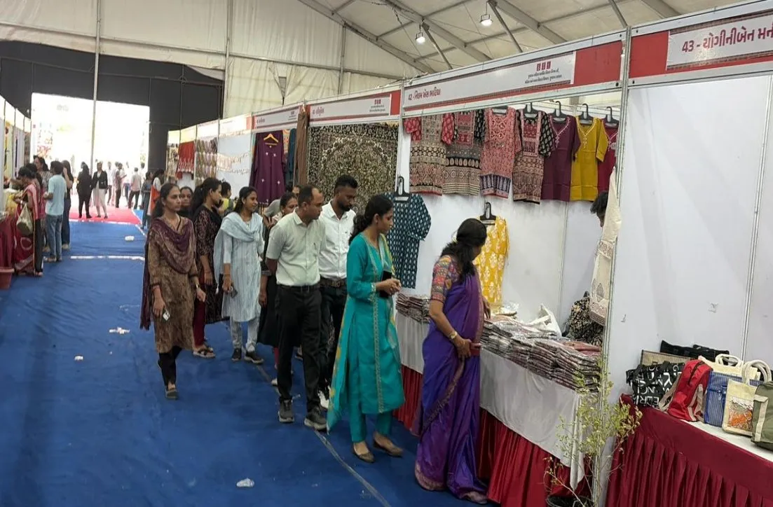 વલસાડમાં મહિલા આર્ટ એન્ડ ક્રાફ્ટ ફેસ્ટિવલનું ઉદ્ઘાટન, મહિલાઓના હસ્તકલા ઉત્પાદનોને પ્રોત્સાહન 3 Valsad Women Art Craft Festival 2026 2.jpeg
