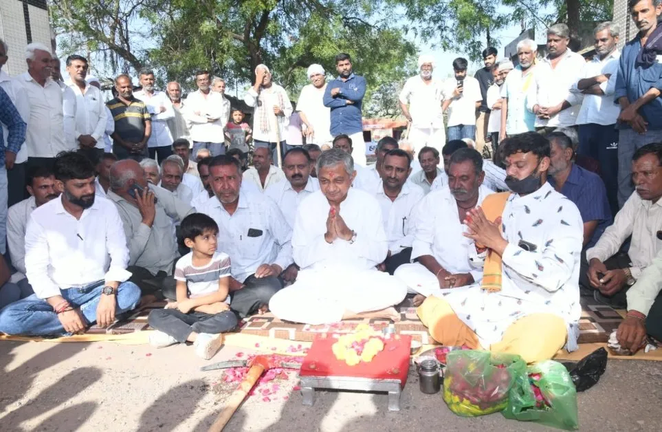 જસદણ-વિંછીયા વિસ્તારમાં કરોડોના વિકાસકાર્યોના ખાતમુહૂર્ત 2 Jasdan Development Projects Kunvarji Bavaliya 2026 2.jpeg