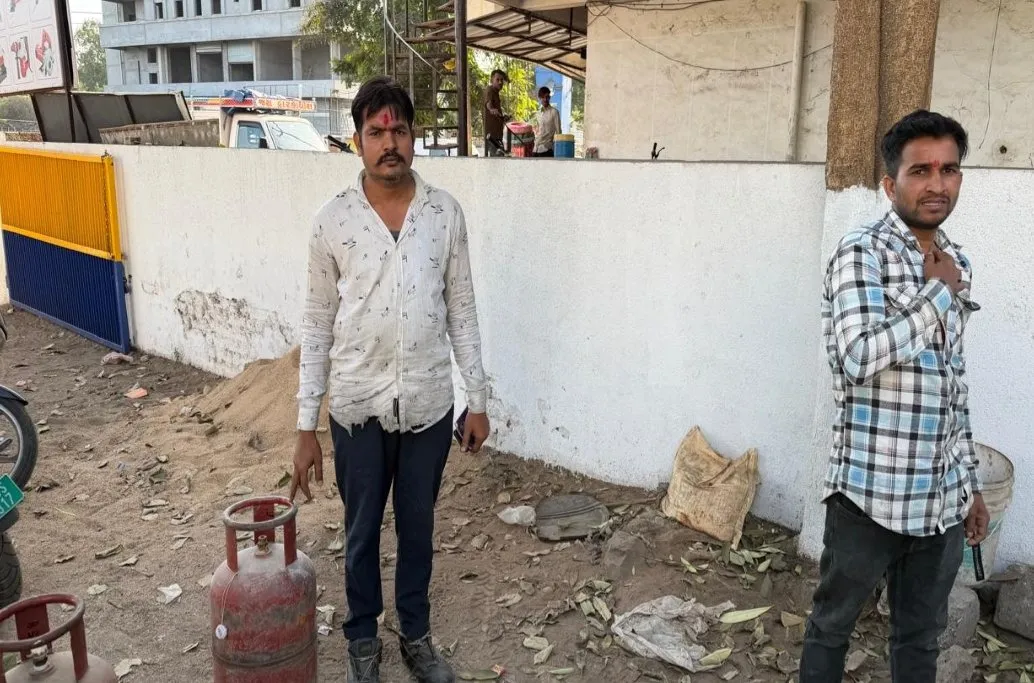 વડોદરામાં ગેસ વિતરણમાં ગેરરીતિ સામે કાર્યવાહી, હરિ ગેસ એજન્સીને નોટિસ ફટકારાઈ 3 Vadodara Gas Agency Irregularities Action 2.jpeg