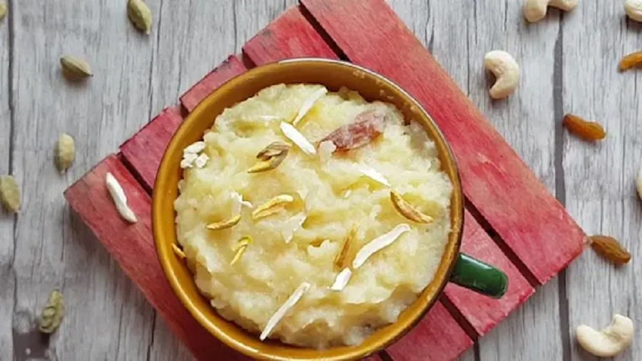 માતાજીના નૈવેદ્ય માટે આ રીતે બનાવો ટેસ્ટી બટાકાનો શીરો 2 aalo.jpg