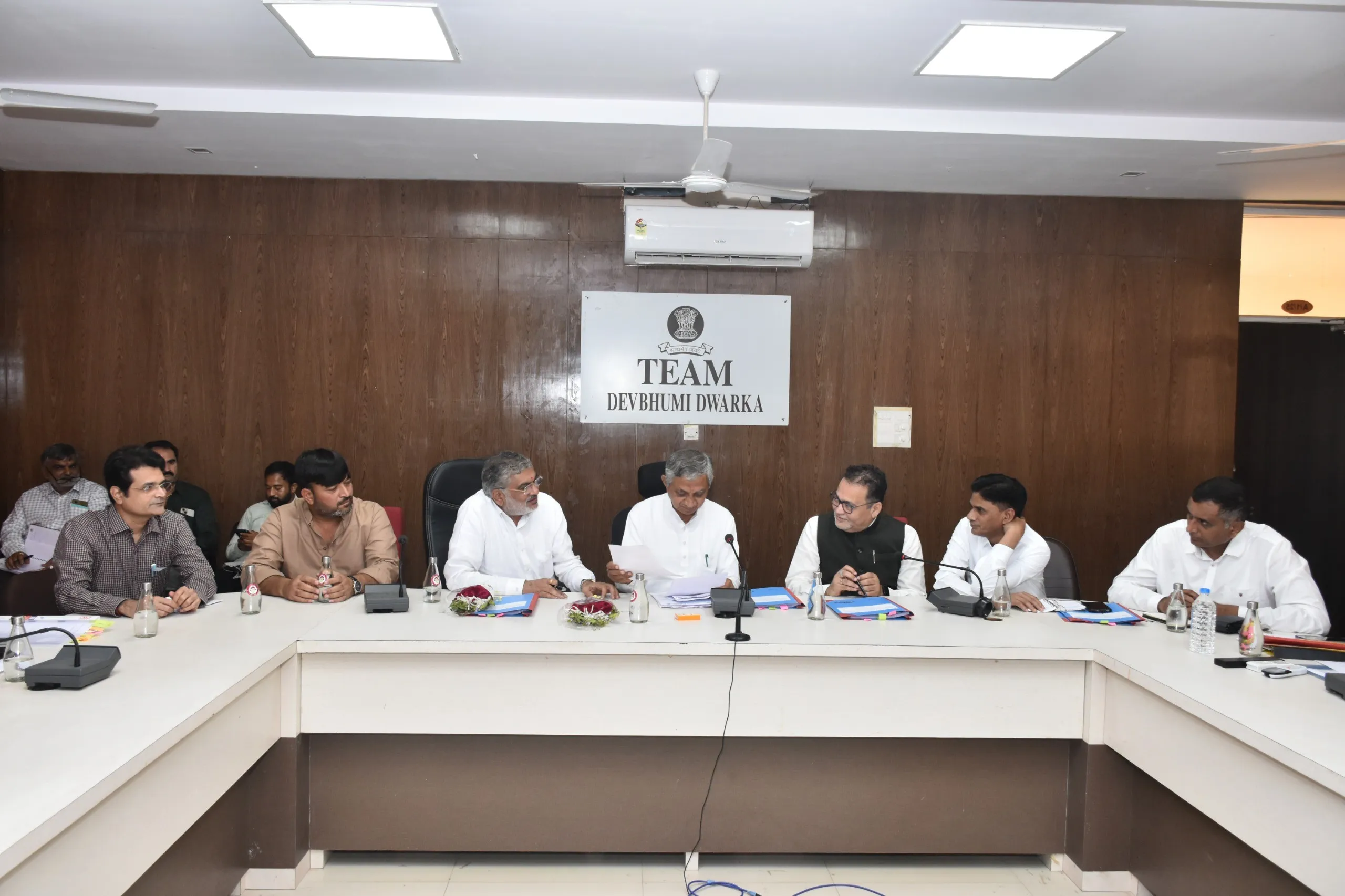 દેવભૂમિ દ્વારકા જિલ્લામાં વિકાસકાર્યોની સમીક્ષા બેઠક, પ્રભારી મંત્રી કુંવરજી બાવળિયાએ સમયસર પૂર્ણતા પર ભાર મૂક્યો 2 Devbhoomi Dwarka District Planning Review 2026.png