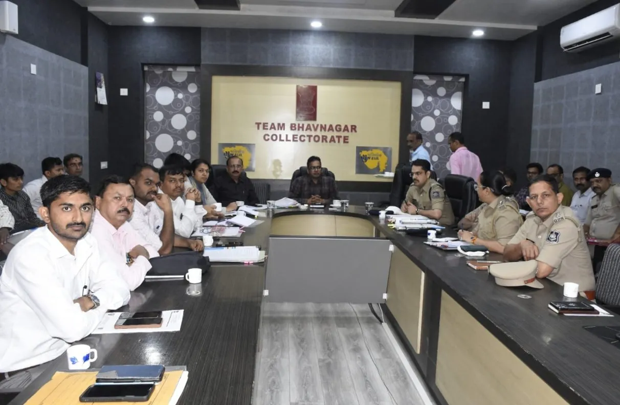 માર્ગ અકસ્માતોને અટકાવવા કલેક્ટરશ્રી ડૉ. મનીષ કુમાર બંસલના અધ્યક્ષસ્થાને સમીક્ષા બેઠક યોજાઈ 3 Bhavnagar Road Safety Council Action 2026 2.jpeg