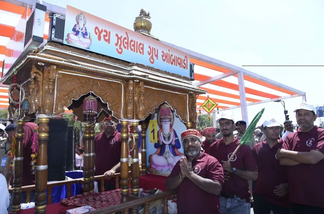 મુખ્યમંત્રી ભૂપેન્દ્ર પટેલે ચેટીચંડ નિમિત્તે શુભેચ્છા પાઠવી, ઝૂલેલાલની શોભાયાત્રાને કરાવ્યું પ્રસ્થાન 3 Cheti Chand Celebration Gujarat Sindhi Community 2026 1.jpeg