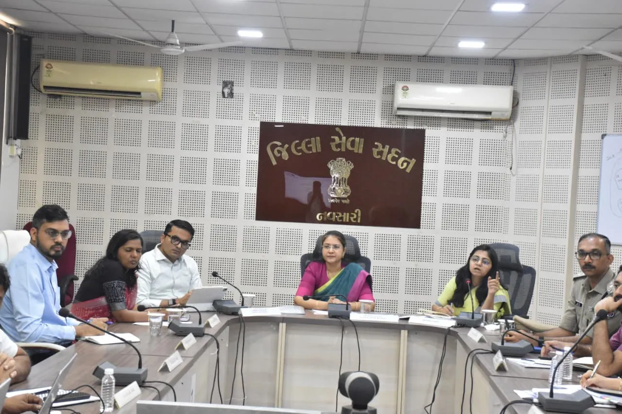 નવસારીમાં પ્રભારી સચિવ આર્દ્રા અગ્રવાલની અધ્યક્ષસ્થાને વિકાસ કામોની સમીક્ષા બેઠક યોજાઈ 2 Navsari Development Review Meeting Governance 2026.png