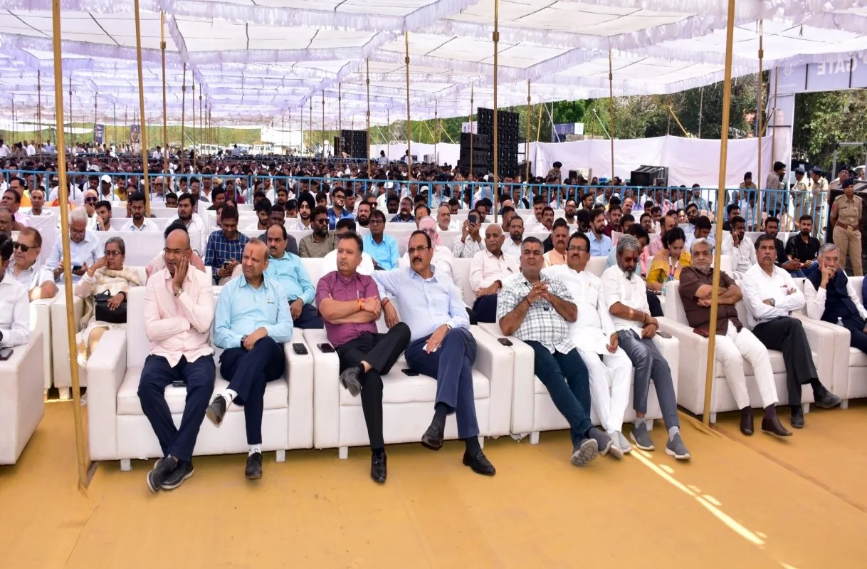 વડોદરામાં ૫૩૮ કરોડના વિકાસ પ્રકલ્પોનું લોકાર્પણ, ‘વિશ્વાસ 2.0’થી સુરક્ષા વ્યવસ્થા વધુ મજબૂત 3 vadodara vishwas project smart policing development 2.jpeg