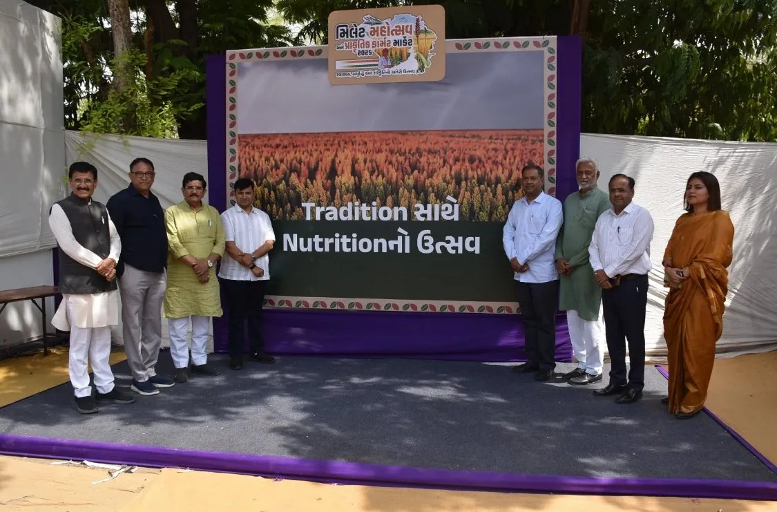 મહેસાણામાં મિલેટ મહોત્સવની જિલ્લા પ્રભારી મંત્રી પ્રવીણભાઈ માળીએ લીધી મુલાકાત 3 mehsana millet festival minister visit natural farmer market 1.jpeg