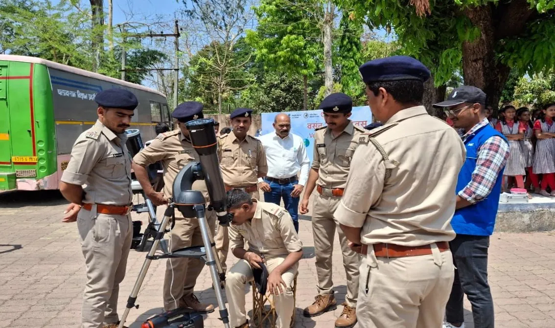 વલસાડ જિલ્લા વિજ્ઞાન કેન્દ્ર ખાતે ‘વસંત સંપાત દિવસ’ની ભવ્ય ઉજવણી 3 Vernal Equinox Science Awareness Valsad Astronomy Program 1.jpeg