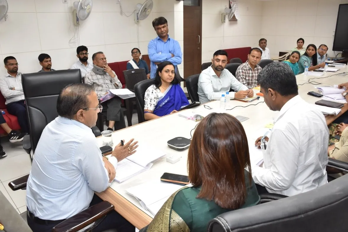 મહેસાણામાં જિલ્લા કક્ષાએ 'સ્વાગત' ફરિયાદ નિવારણ કાર્યક્રમનું સફળ આયોજન 2 Mehsana District Swagat Grievance Redressal Gujarat Collector Meeting 1.jpeg