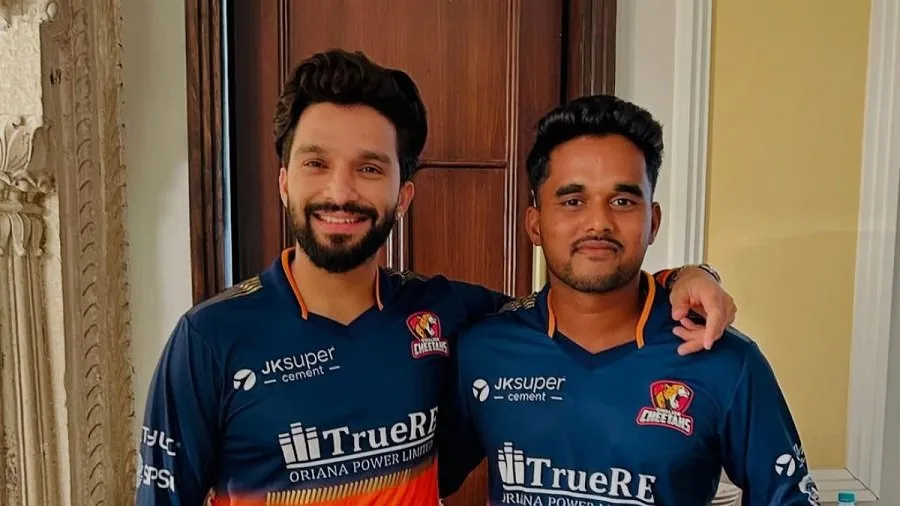 RCBનો નવો સ્ટાર મંગેશ યાદવ: આંગણામાં માતાની બોલિંગથી આઈપીએલની ટિકિટ સુધીની સફર 3 mang.jpg