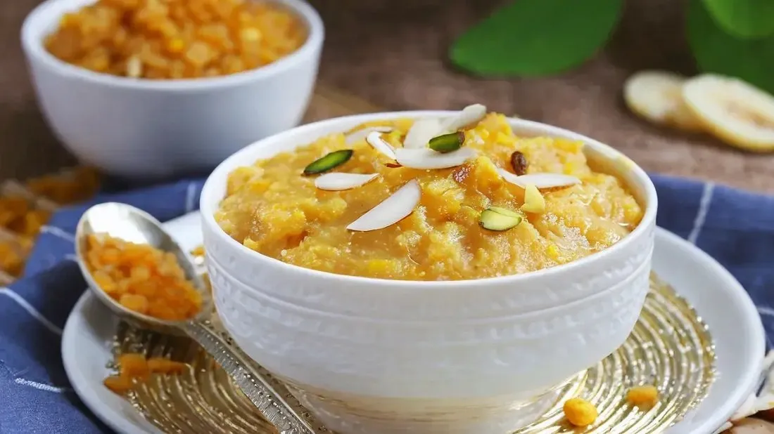 શું તમારો બેસનનો શીરો ચીકણો બને છે? નોંધી લો આ 'સીક્રેટ' રેસીપી, સ્વાદમાં આવશે જાદુ! 2 Besan Halwa