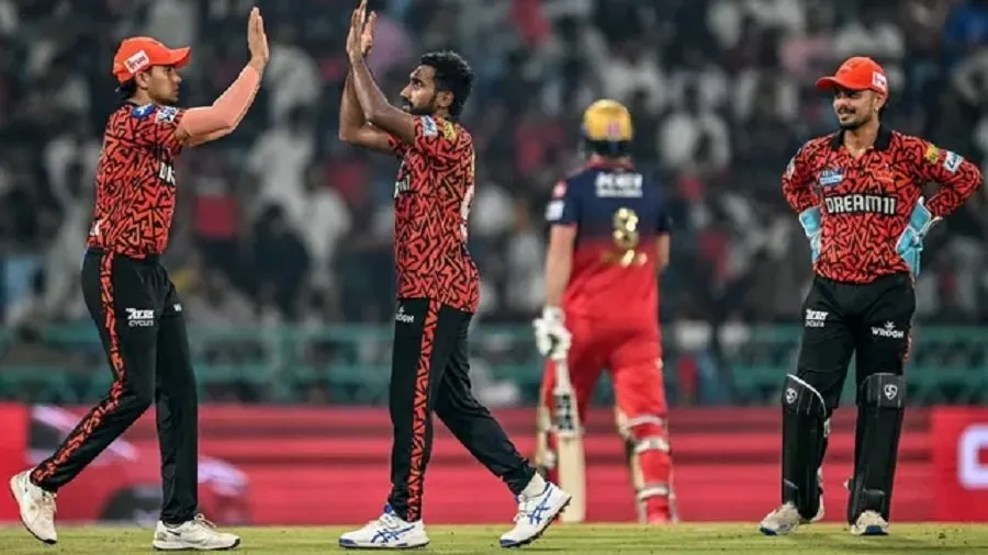 RCB vs SRH: ડિફેન્ડિંગ ચેમ્પિયન બેંગલુરુ સામે હૈદરાબાદનો જંગ, જાણો શું હોઈ શકે છે બંને ટીમની પ્લેઈંગ-11 3 rcb h1.jpg