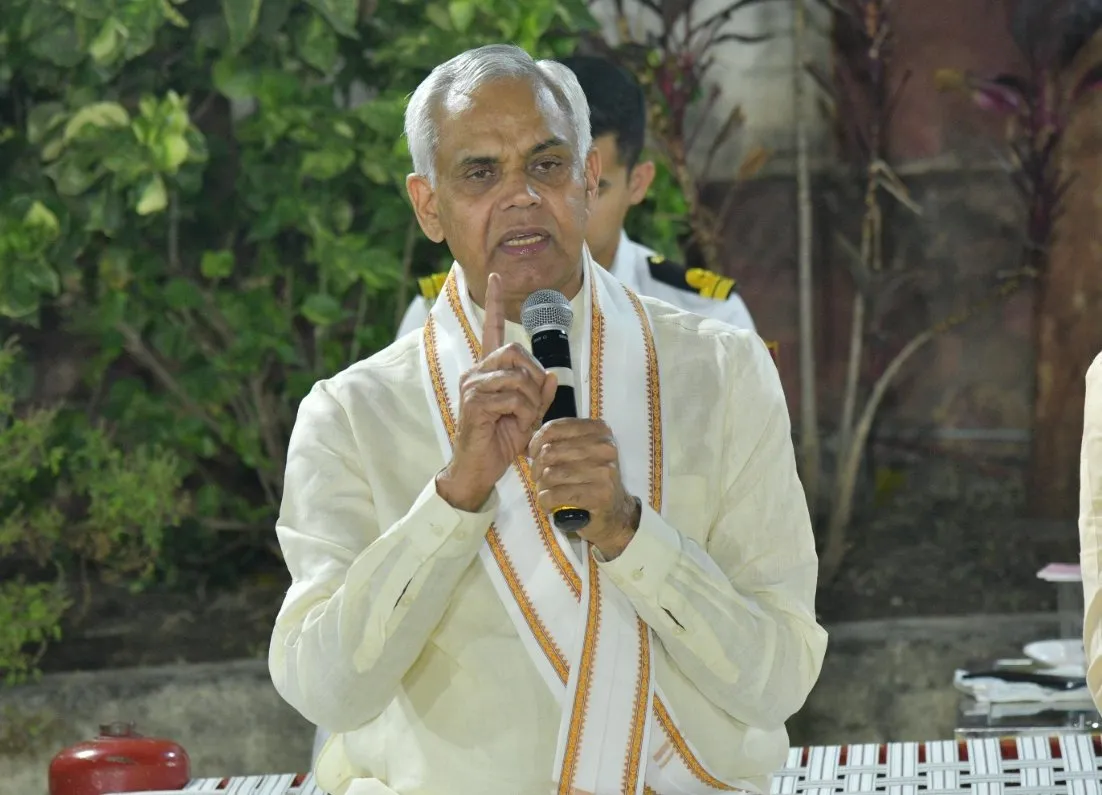 રાજ્યપાલ આચાર્ય દેવવ્રતજીની ભાવનગર મુલાકાત દરમિયાન બેલા ગામે રાત્રી સભા, પ્રાકૃતિક કૃષિ અને આદર્શ ગામ વિકાસનો સંદેશ 4 Governor Acharya Devvrat Bhavnagar Bela Village 3.jpeg