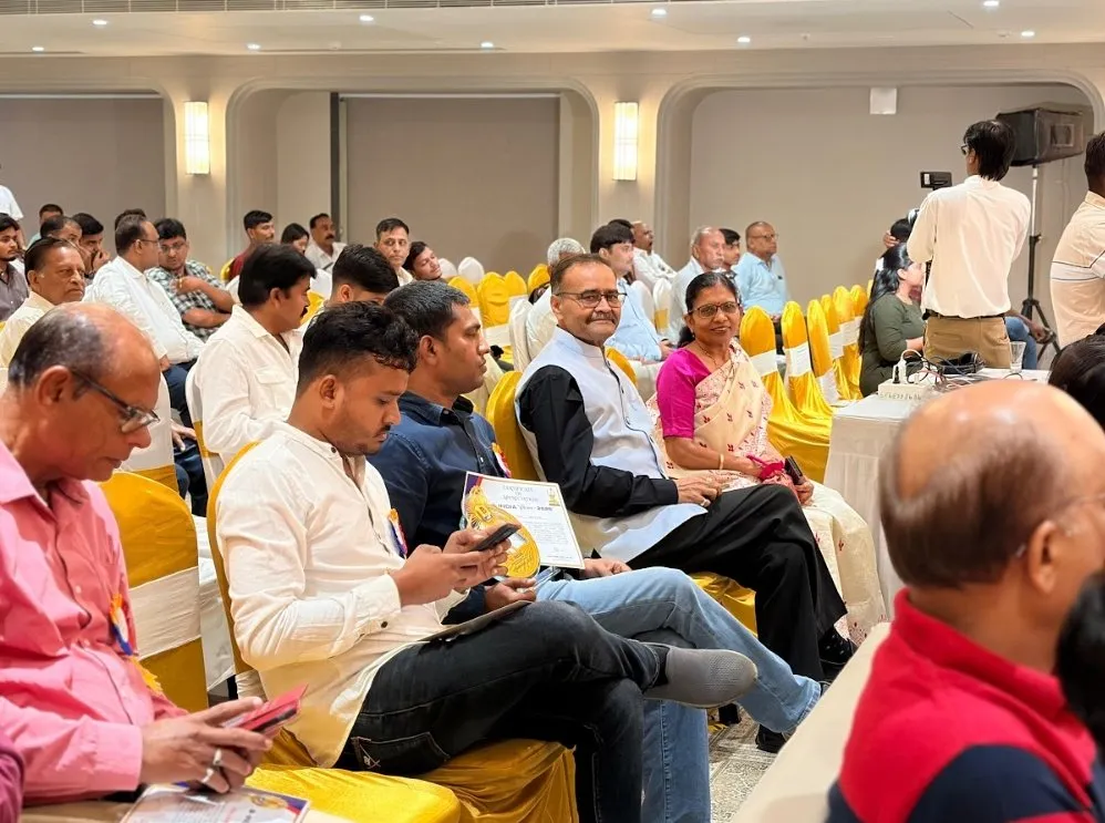 ગાંધીનગરના પ્રગતિશીલ ખેડૂત નરેન્દ્રભાઈ મંડીરને 'કૃષિ રત્ન એવોર્ડ-૨૦૨૬' થી સન્માનિત કરાયા 2 Narendra Mandir Krishi Ratna Award 2.jpeg