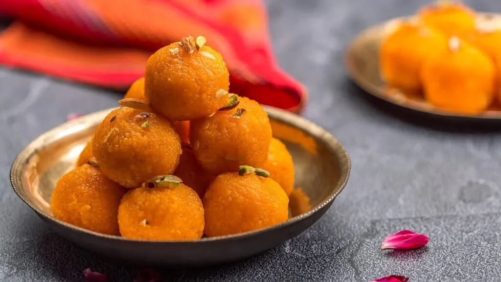 હનુમાન જયંતિ ૨૦૨૬: બજરંગબલીને ધરાવો ઘરે બનાવેલા બુંદીના લાડુનો ભોગ; જાણો બનાવવાની સૌથી સરળ રીત 3 Bundi ladoo.1