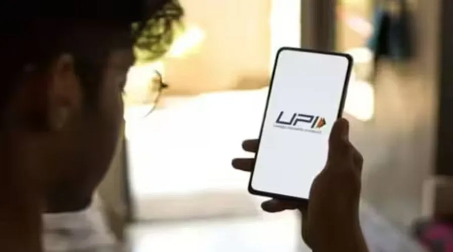 UPI પેમેન્ટમાં મોટો ફેરફાર: 1 જૂનથી QR કોડ સ્કેન કરતા જ દેખાશે ખાતાધારકનું સાચું નામ! 2 UPI transactions 2026