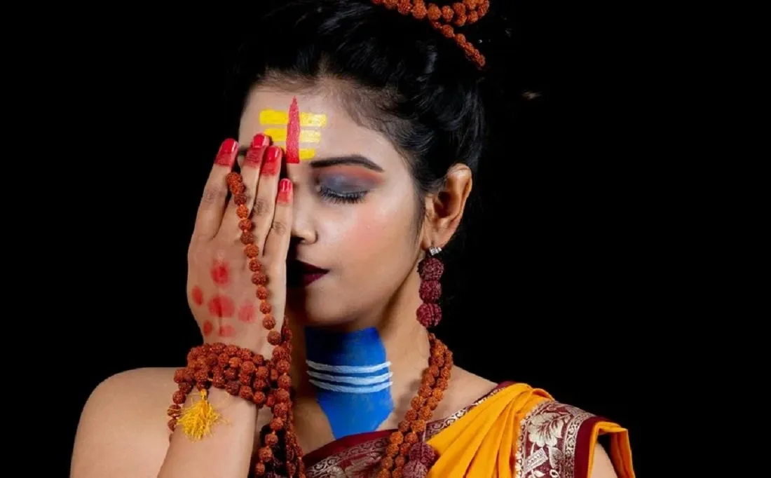 શું મહિલાઓ રુદ્રાક્ષ પહેરી શકે? જાણો શું કહે છે શિવ પુરાણ અને આધ્યાત્મિક વિજ્ઞાન 2 Rudraksha Wearing Rules