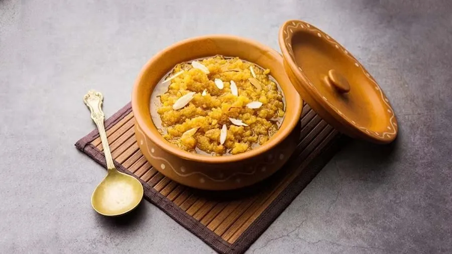 મિનિટોમાં બનાવો મોઢામાં ઓગળી જાય તેવો ચણાની દાળનો હલવો, જાણો સીક્રેટ ટિપ્સ 2 Chana dal halwa