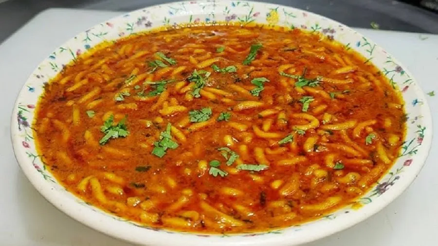 જમવામાં કંઈક નવું ટ્રાય કરવું છે? તો આજે જ બનાવો આ ચટપટું કાઠિયાવાડી સેવ ટામેટાનું શાક 2 sev tamatar sabzi