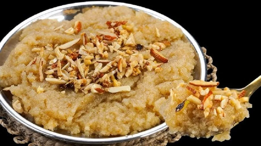 શીરો ચીકણો થઈ જાય છે? હલવાઈ જેવો દાણાદાર શીરો બનાવવા માટે ઉમેરો આ એક 'સિક્રેટ' વસ્તુ! 3 Suji Halwa
