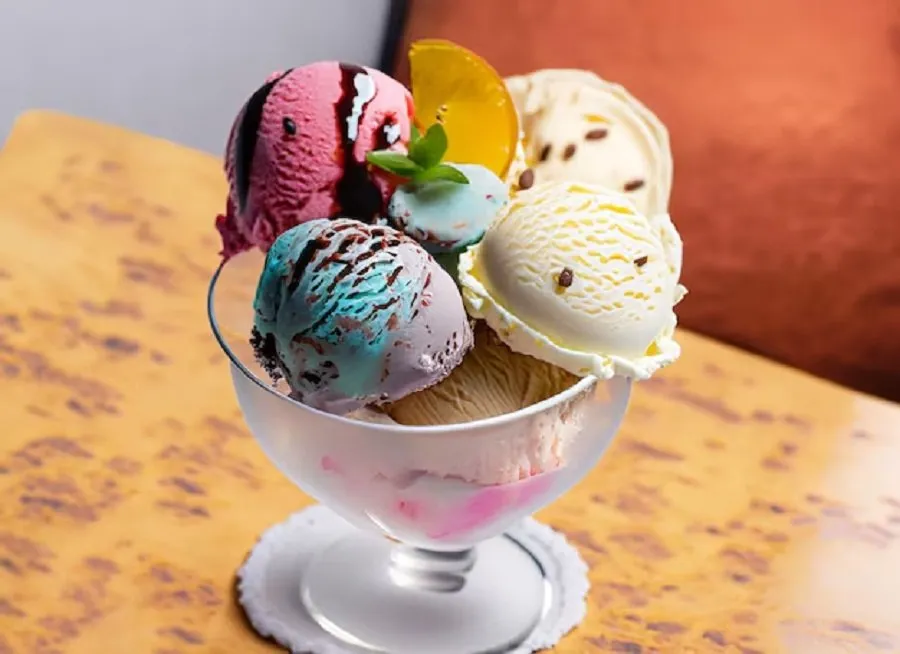 Mixed fruit ice cream