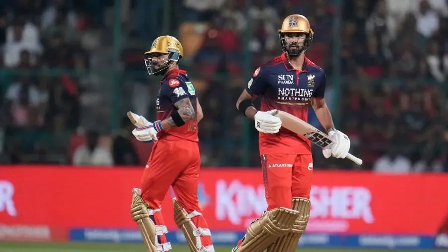 ચિન્નાસ્વામીમાં RCBનો 'સ્પેશિયલ 50': MI અને CSK ફેન્સ પણ જોતા રહી ગયા! 2 rrc.jpg