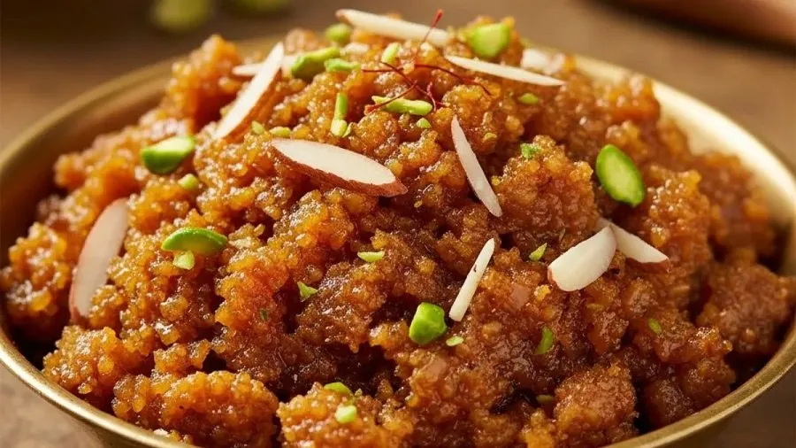 શું તમે ક્યારેય દૂધમાં પલાળેલી સોજીનો હલવો ખાધો છે? જાણી લો આ શાહી 'માખંડી હલવા'ની સિક્રેટ રેસીપી. 2 Makhandi Halwa