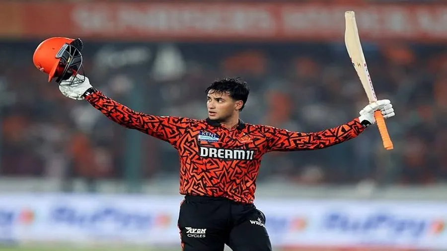 IPL 2026: શું 15 વર્ષનો વૈભવ સૂર્યવંશી કોહલી-અભિષેકને પછાડી જીતશે ઓરેન્જ કેપ? 3 abhi.jpg