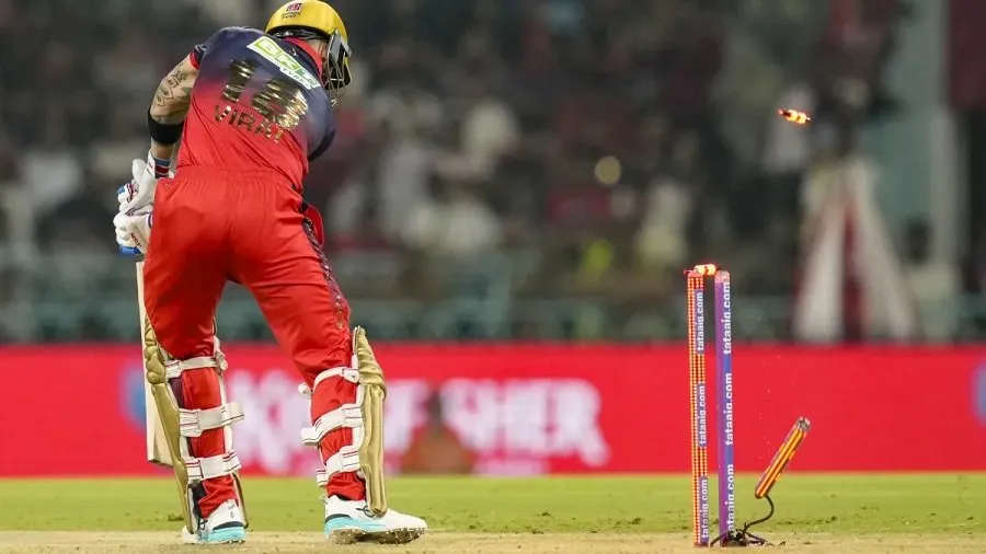 IPL 2026: વિરાટ કોહલી 9 વર્ષ પછી રન ચેઝમાં શૂન્ય રને આઉટ, લખનૌના યુવા બોલરે ઉડાવ્યા સ્ટમ્પ 2 virat.jpg