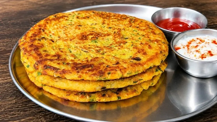 સવારે બનાવો ચણા, મગ અને સોજીનો આ પૌષ્ટિક નાસ્તો 2 chilla.jpg