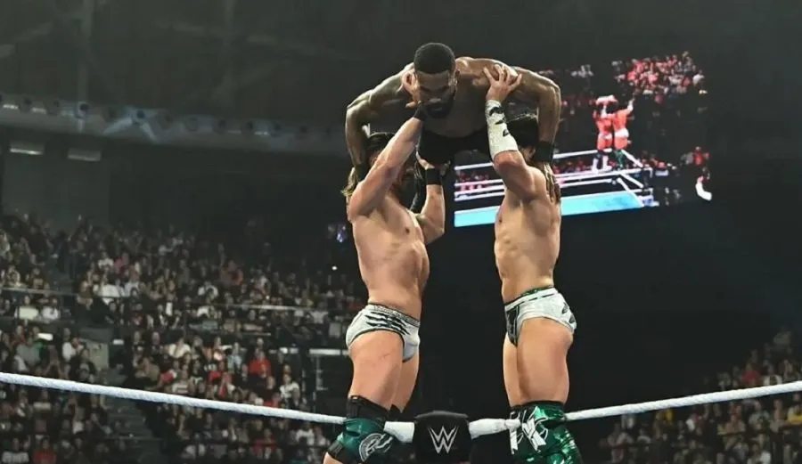 WWE માંથી બે શક્તિશાળી સુપરસ્ટાર્સની વિદાય? Raw પછી વાયરલ થયેલા 'ગુપ્ત' મેસેજનું અસલી સત્ય 2 wwe.jpg
