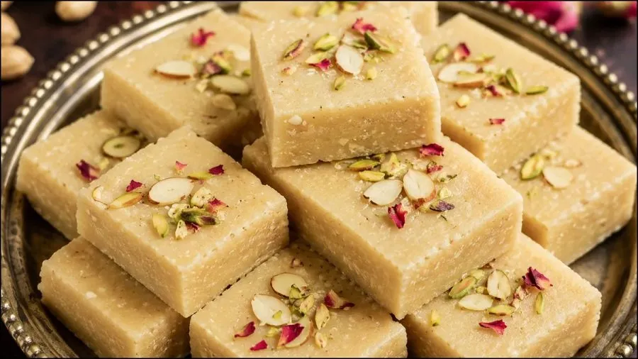 ઘરે બનાવો શુદ્ધ અને પ્રોટીનયુક્ત મગફળીની બરફી 2 barfi.jpg