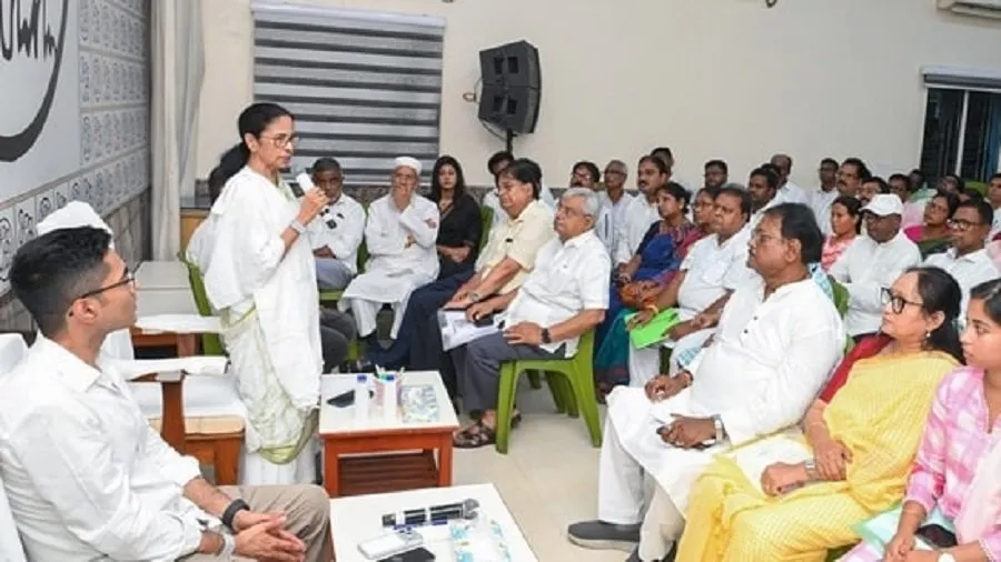TMC છોડવા માંગતા નેતાઓને મમતાની સ્પષ્ટ સુનાવણી- ‘જવું હોય તો જાઓ, બીજાને આગળ આવવા દો’ 2 bagladesh.jpg