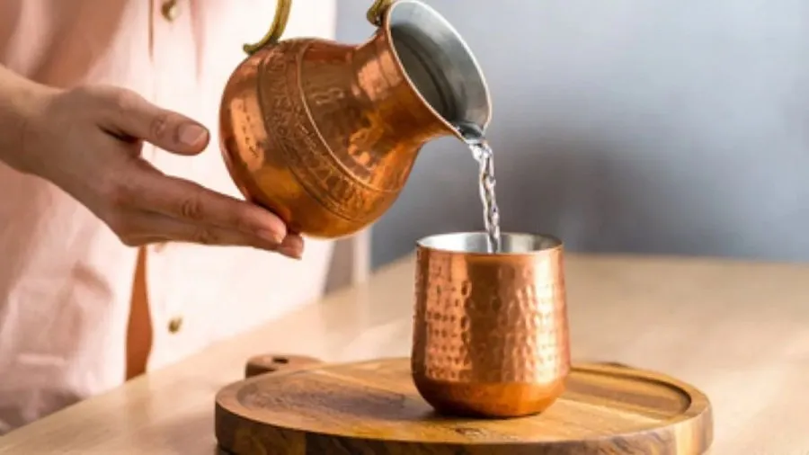તાંબાની બોટલમાં પાણી પીવું સ્વાસ્થ્ય માટે અમૃત સમાન! આ ૩ નાની ભૂલો લિવર અને પેટને પહોંચાડશે મોટું નુકસાન 3 copper.1.jpg