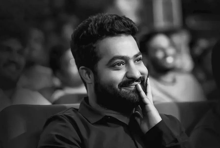 'RRR'થી લઈને 'બાદશાહ' સુધી, આ 5 બ્લોકબસ્ટર ફિલ્મોમાં જોવા મળ્યો તારકનો ધાંસુ અંદાજ 2 JR NTR