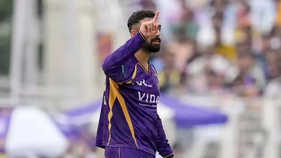 KKR ના આ સ્ટાર સ્પિનરને છે ફ્રેક્ચર, તો પણ પ્લેઓફ માટે રમી રહ્યો છે મેચ! 3 varun1.jpg
