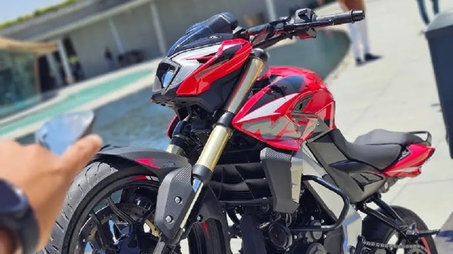 TVS Apache ની ઊંઘ ઉડાડવા આવી ગઈ નવી Bajaj Pulsar, કિંમત ₹1.22 લાખ, જાણો આ દમદાર બાઇકની ખાસિયત 3 bike.jpg