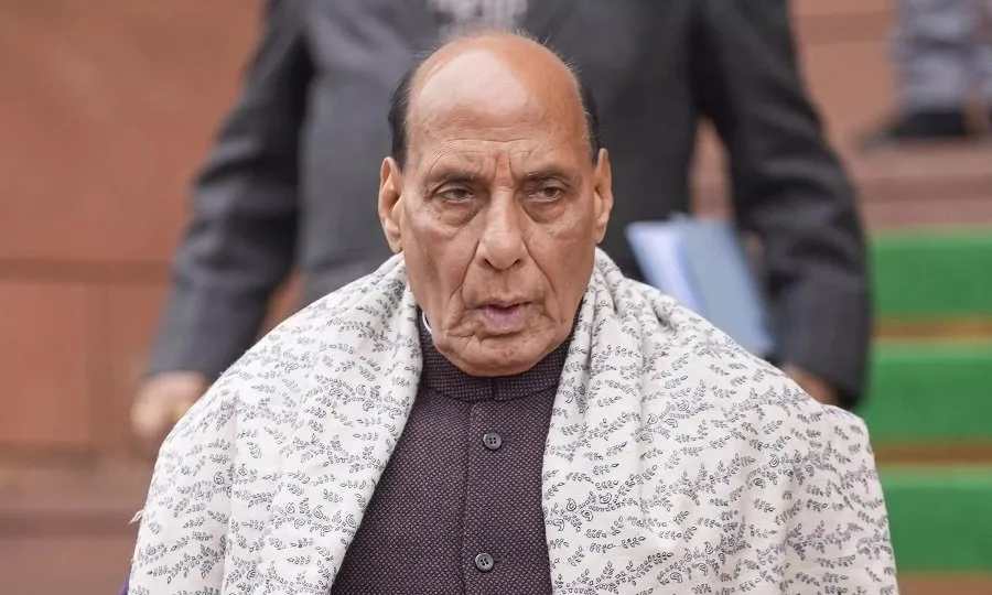 'મેક ઇન ઇન્ડિયા'ની મોટી ઉડાન: હવે શિરડીમાં દર વર્ષે બનશે 5 લાખ આર્ટિલરી શેલ, સંરક્ષણ ક્ષેત્રે ભારત આત્મનિર્ભર 2 raj nath.jpg