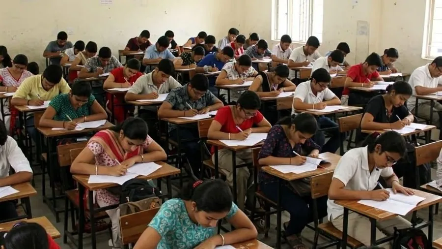 હવે પેપર લીક નહીં થાય? NEET વિવાદ બાદ સરકારનો મોટો નિર્ણય, ક્વેશ્ચન પેપરની સુરક્ષાની જવાબદારી સેના સંભાળશે! 2 neet paper.jpg