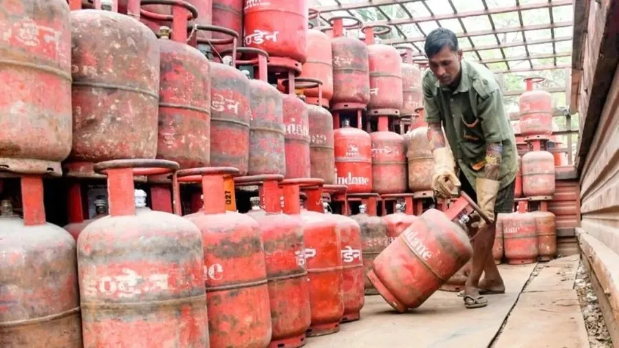 મોંઘવારી વચ્ચે LPG મોરચે રાહતના 'સારા સમાચાર', જાણો ૨૯ મેના રોજ તમારા શહેરમાં ગેસ સિલિન્ડરનો નવો ભાવ 3 LPG.jpg
